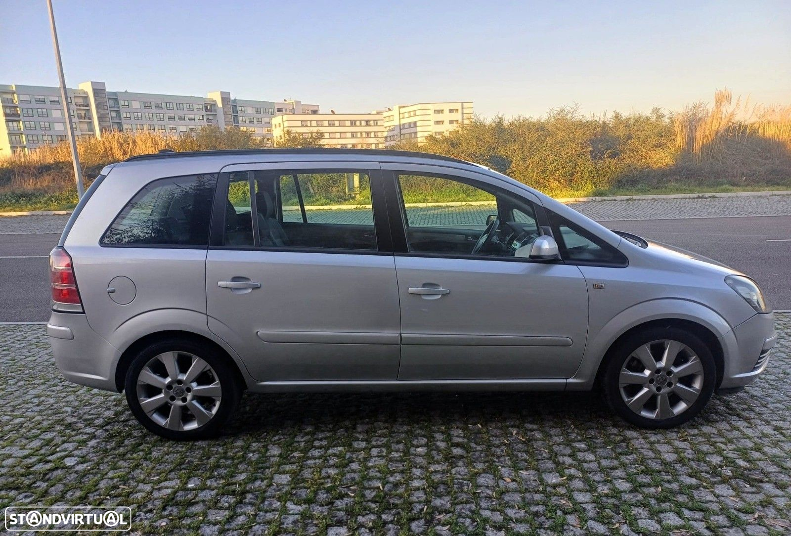 Opel Zafira 1.9 CDTi Enjoy - 13