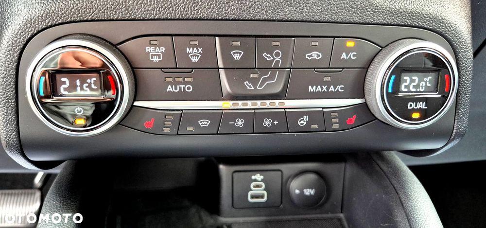 Ford Kuga 2.0 EcoBlue 4x4 TITANIUM X - 32