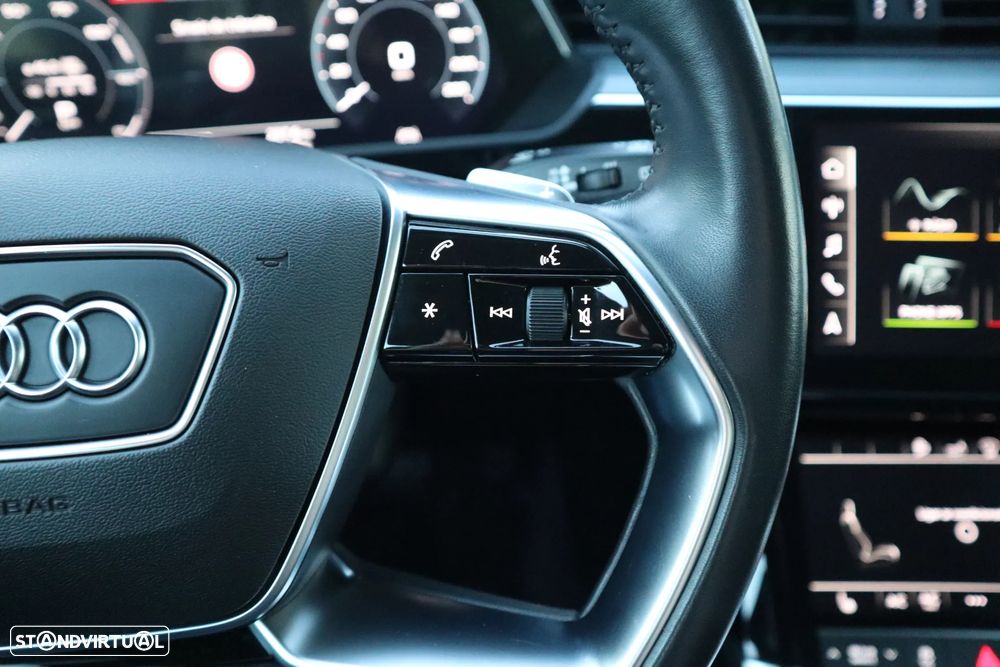 Audi e-tron 55 quattro - 38