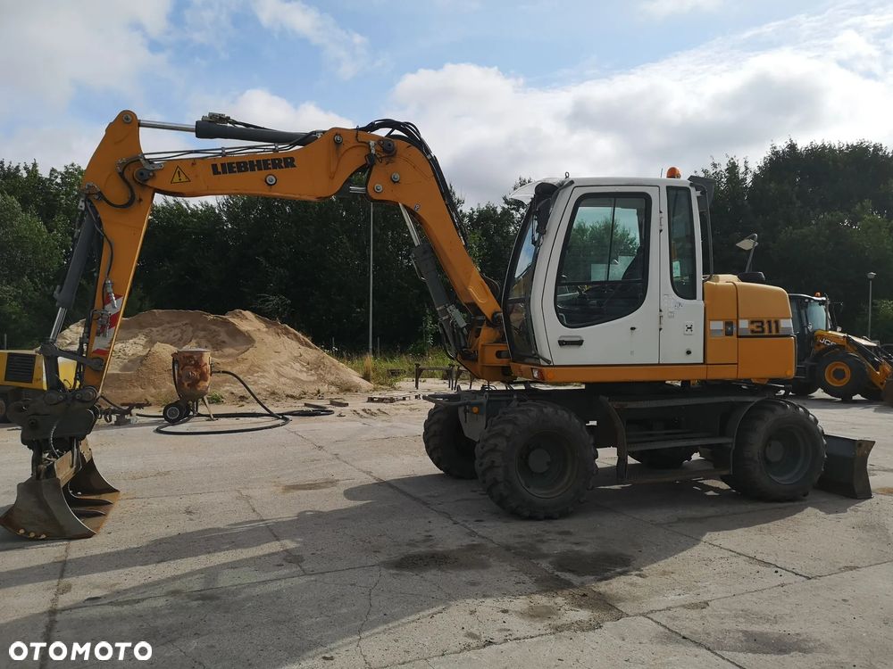 Liebherr A 311 - 7