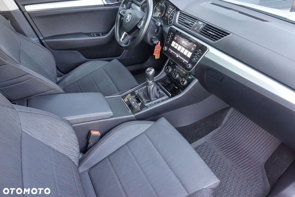 Skoda Superb 2.0 TDI Ambition - 17