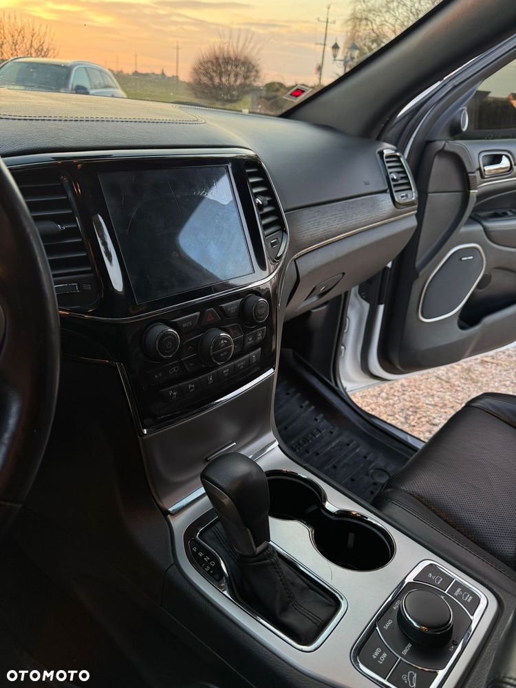 Jeep Grand Cherokee 5.7 V8 HEMI 4WD Automatik Overland - 23
