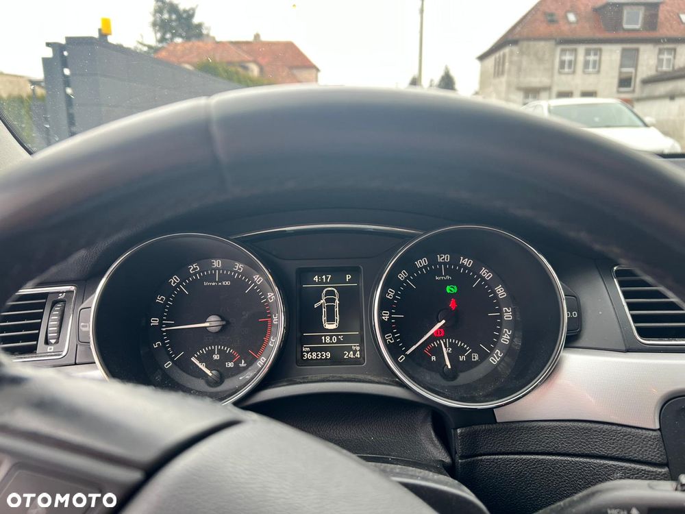 Skoda Superb 2.0 TDI DSG Elegance - 13