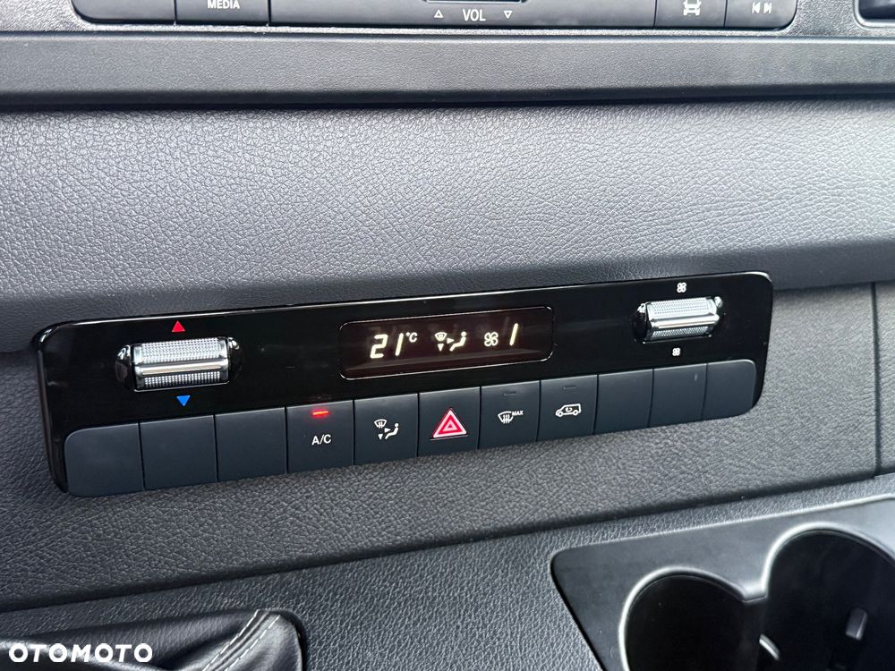 Mercedes-Benz Sprinter - 21