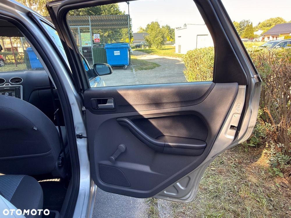Ford Focus 1.6 Comfort - 14