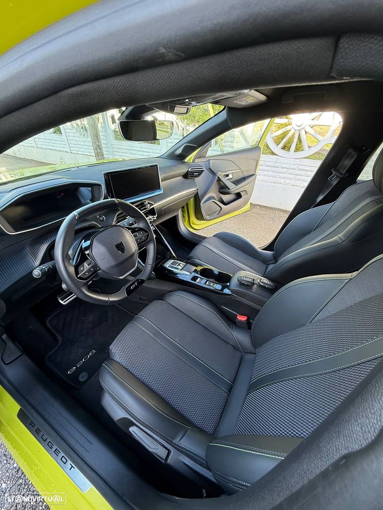 Peugeot e-208 50 kWh GT - 12