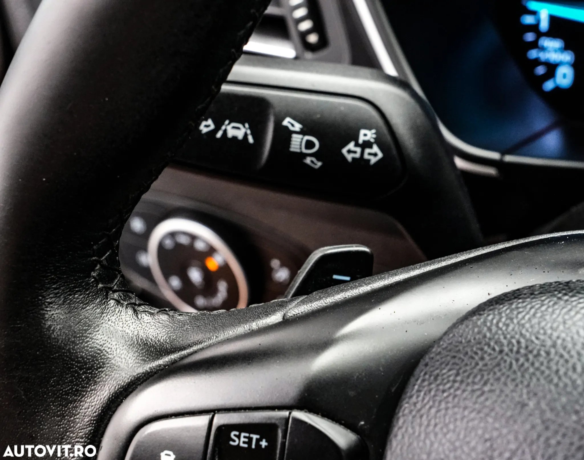 Ford Focus 1.0 EcoBoost Titanium - 22