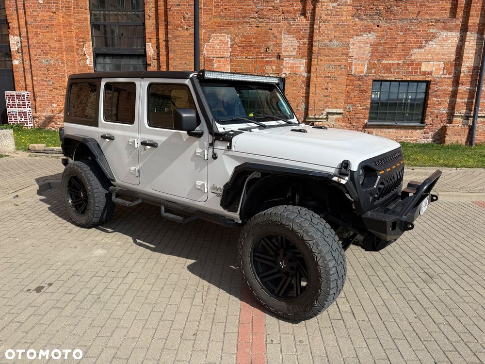 Jeep Wrangler - 2