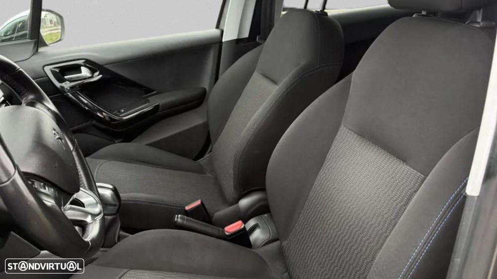 Peugeot 208 1.2 PureTech Style - 4