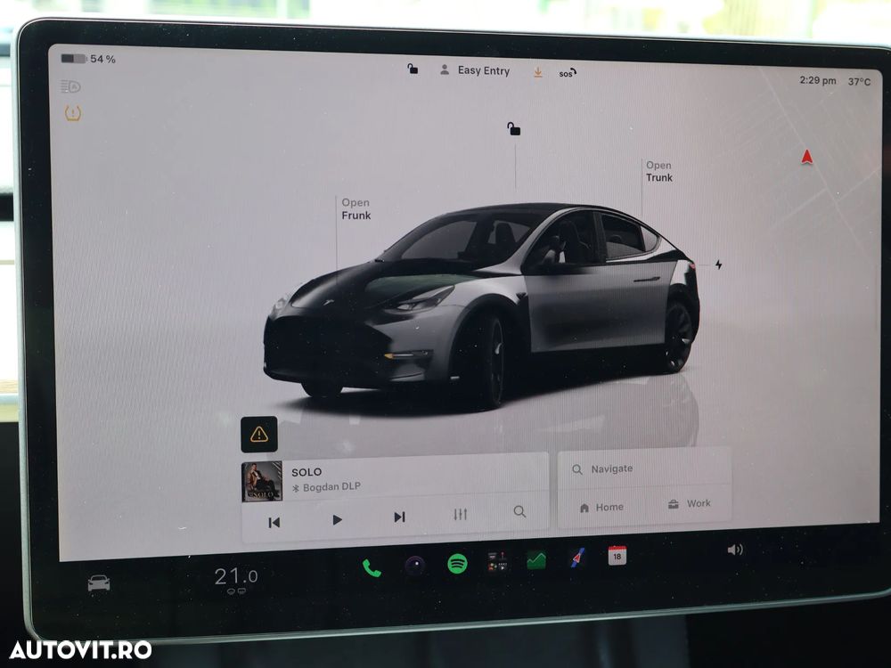 Tesla Model Y Long Range Dual Motor AWD - 18