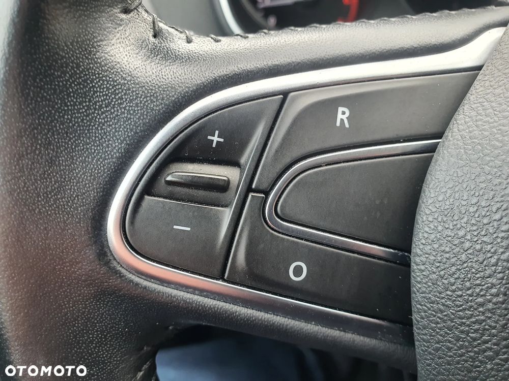 Renault Megane ENERGY TCe 100 LIMITED - 17