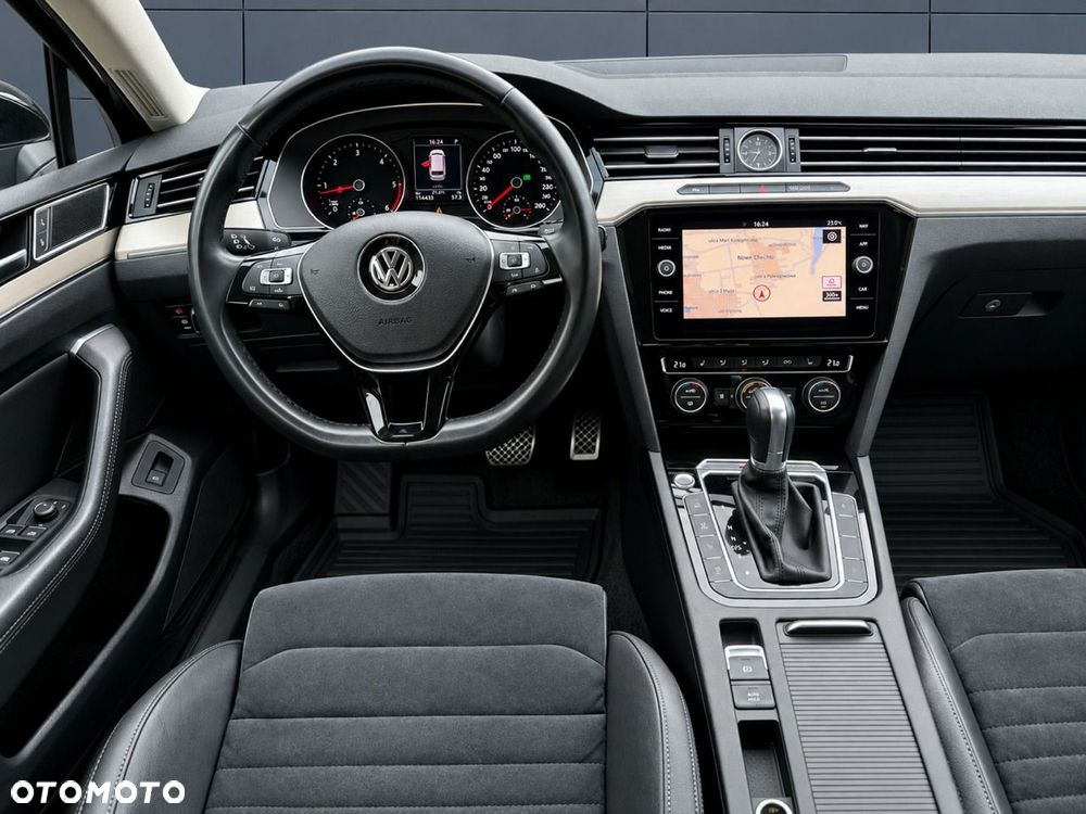 Volkswagen Passat 2.0 TDI SCR DSG 4Motion Business - 16