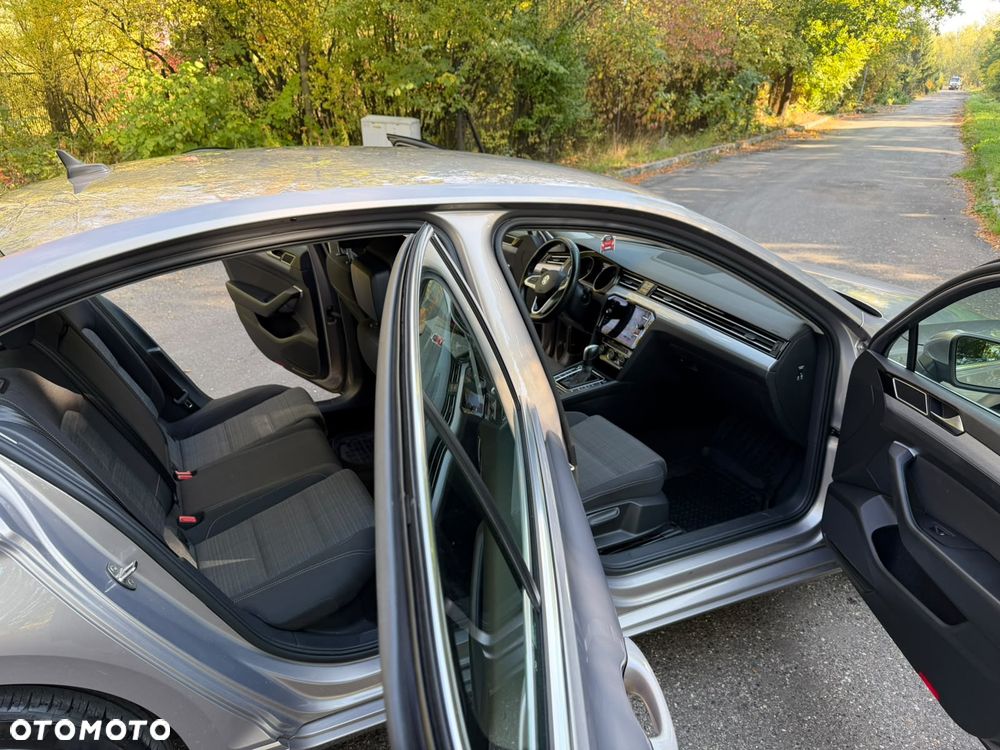 Volkswagen Passat - 9
