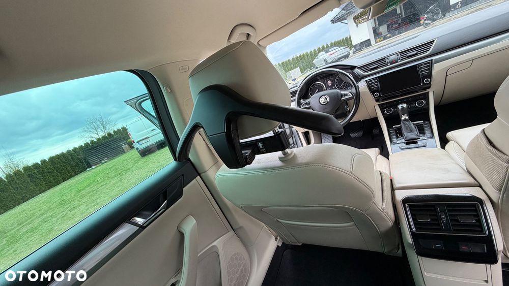 Skoda Superb 2.0 TDI DSG Ambition - 24