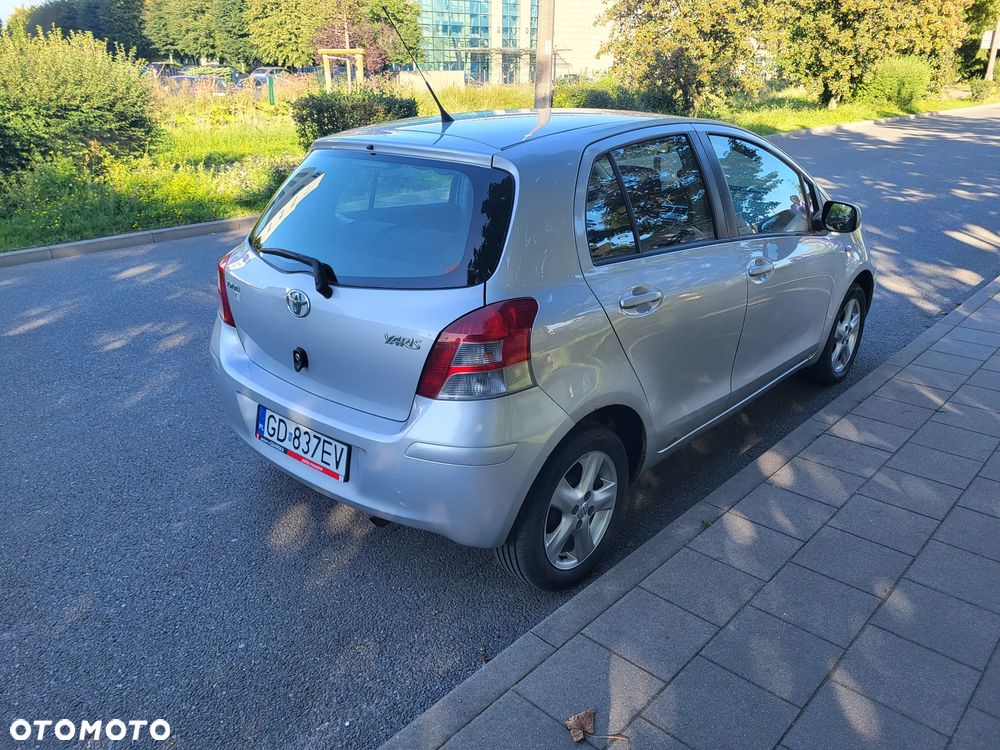 Toyota Yaris - 2