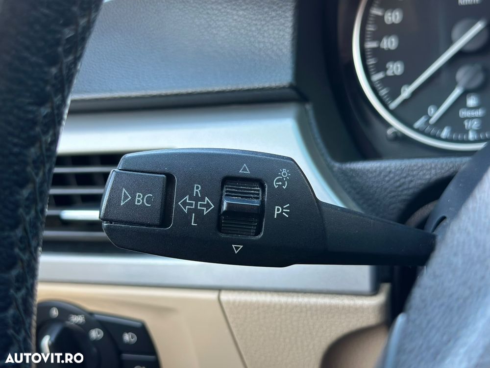 BMW Seria 3 318d - 16