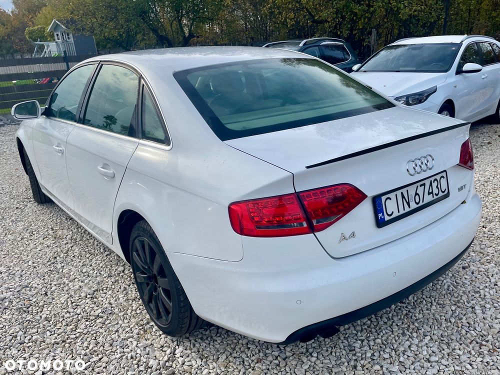 Audi A4 Limousine - 9