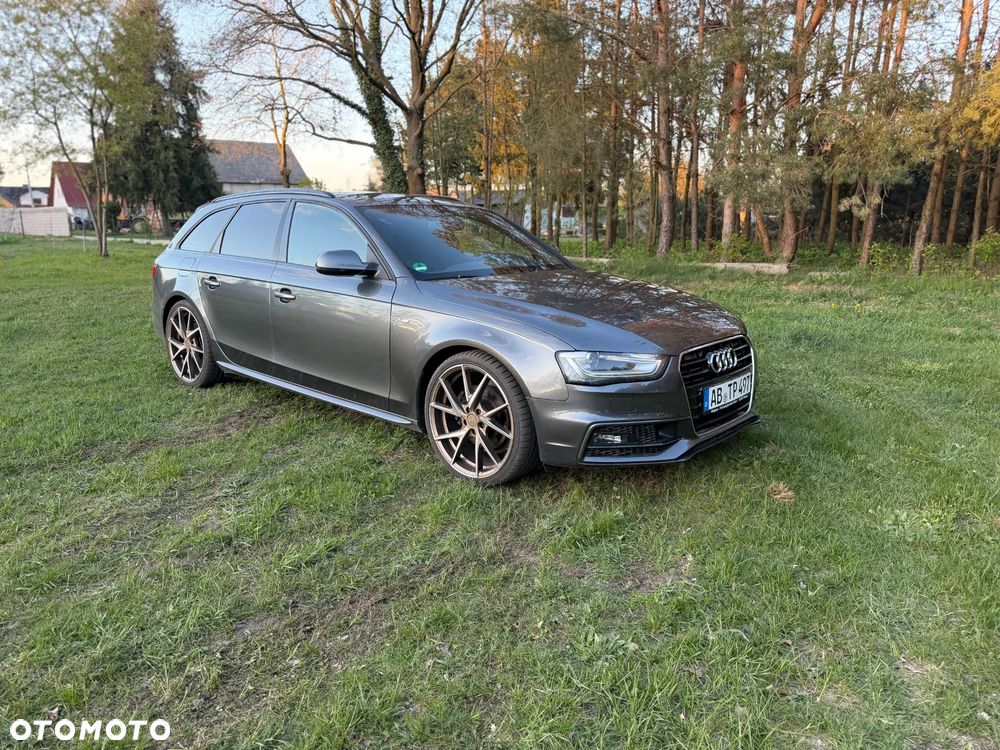 Audi A4 Avant 2.0 TDI DPF clean diesel quattro S tronic S line Sportpaket - 11