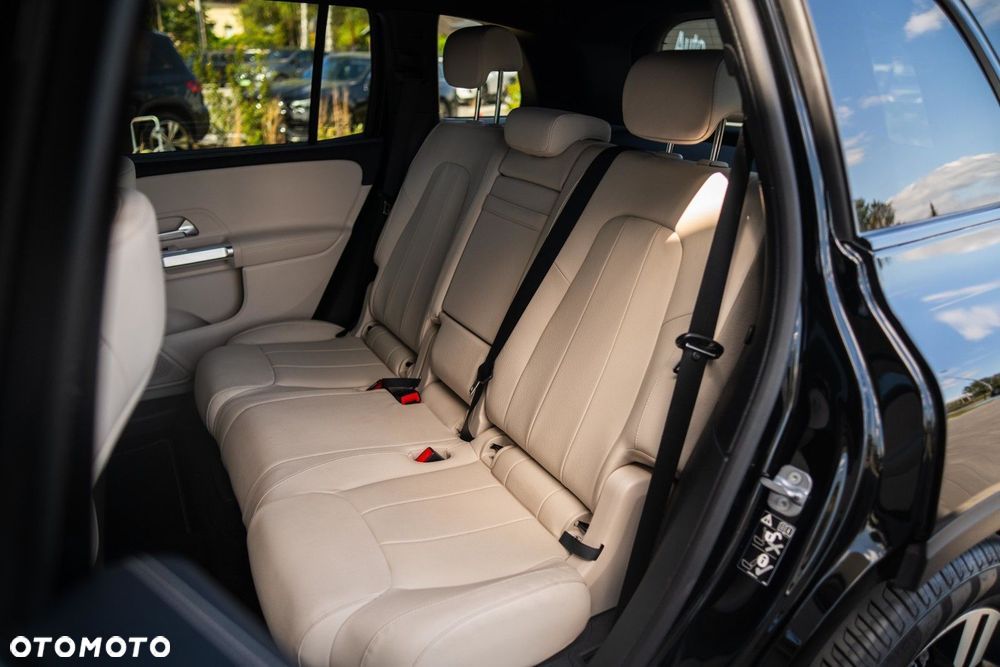 Mercedes-Benz GLB 200 Progressive 7G-DCT - 12