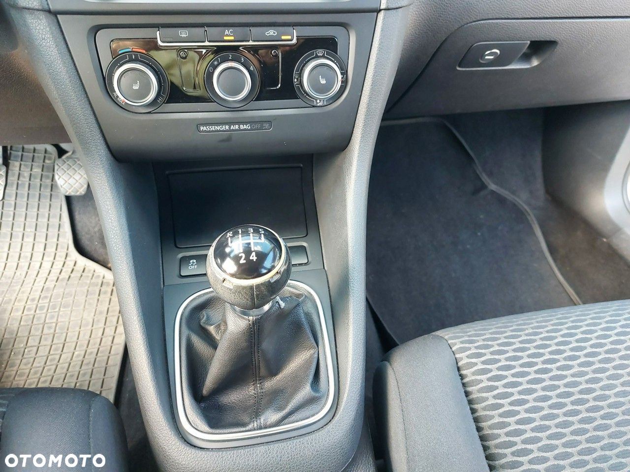 Volkswagen Golf - 20