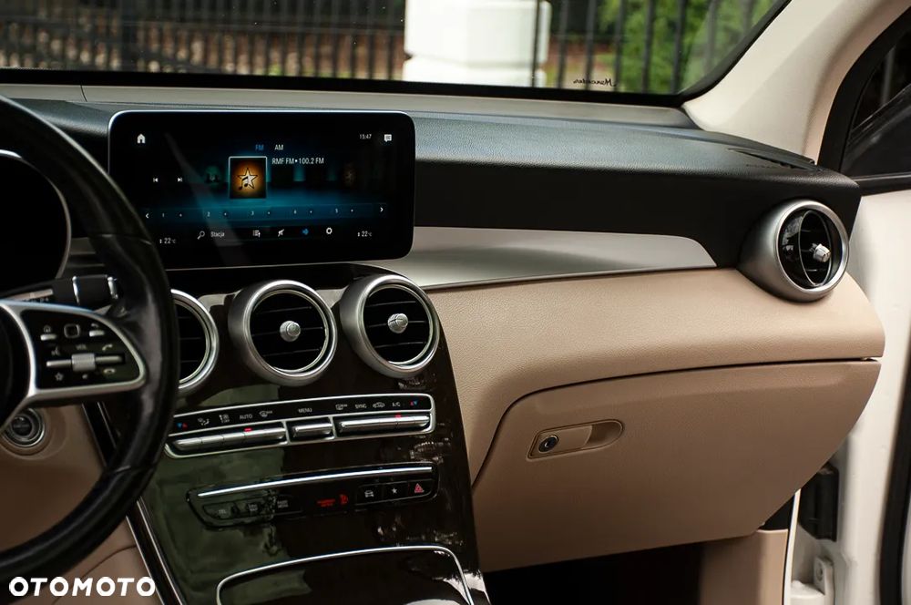 Mercedes-Benz GLC 300 4Matic 9G-TRONIC AMG Line - 23