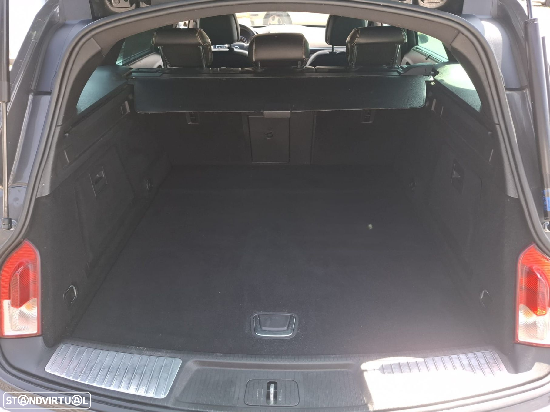 Opel Insignia Country Tourer 2.0 CDTi AWD S/S - 40