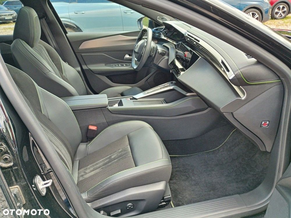 Peugeot 408 - 14