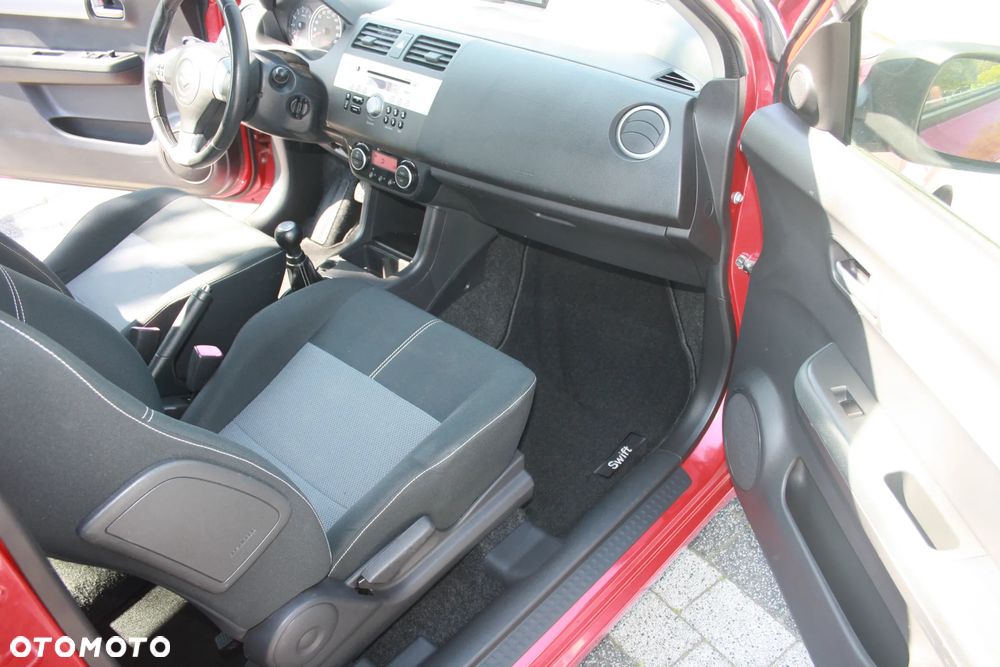 Suzuki Swift 1.3 Sunlight Edition - 6