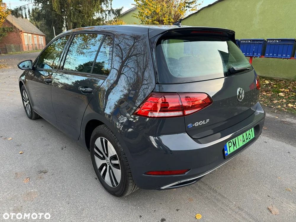 Volkswagen Golf - 4