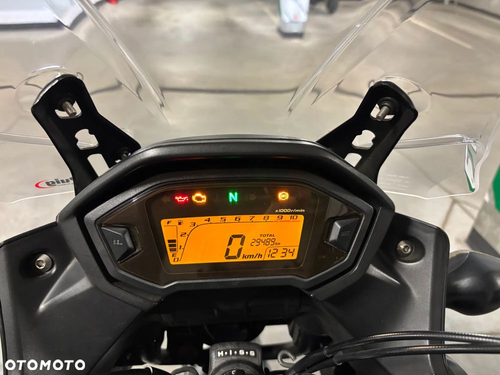 Honda CB - 12