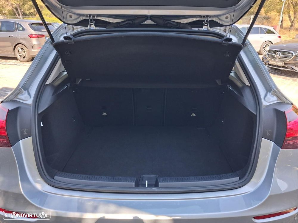 Mercedes-Benz A 200 Standard - 12
