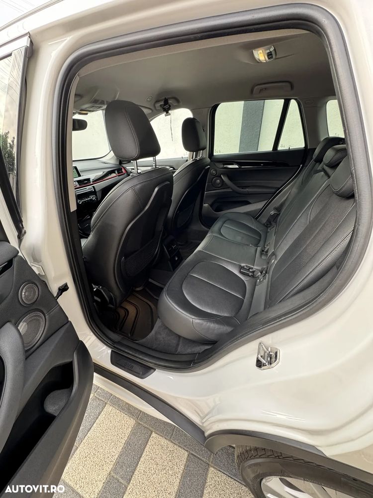 BMW X1 xDrive20i Aut. Sport Line - 12