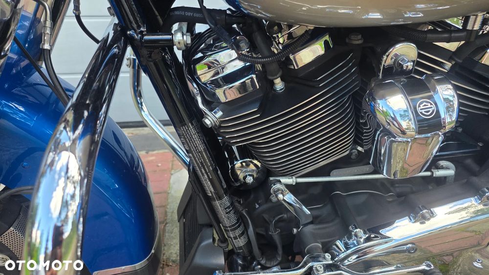 Harley-Davidson Touring Road King - 19