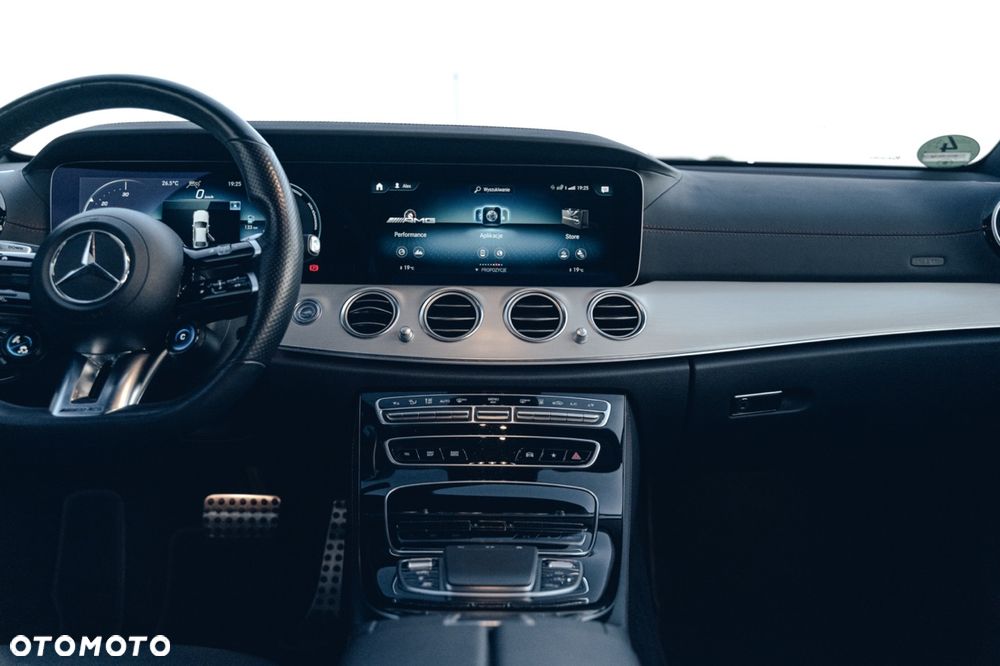 Mercedes-Benz Klasa E AMG 53 4-Matic+ - 34