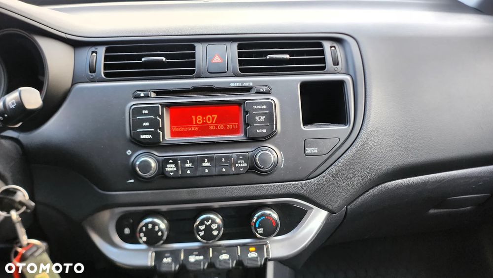 Kia Rio 1.2 Edition 7 - 11