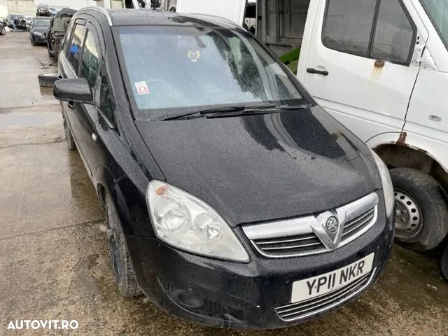 Dezmembrez Opel Zafira 2012 1.7 Euro 5 - 1