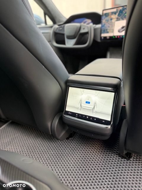 Tesla Model S - 11
