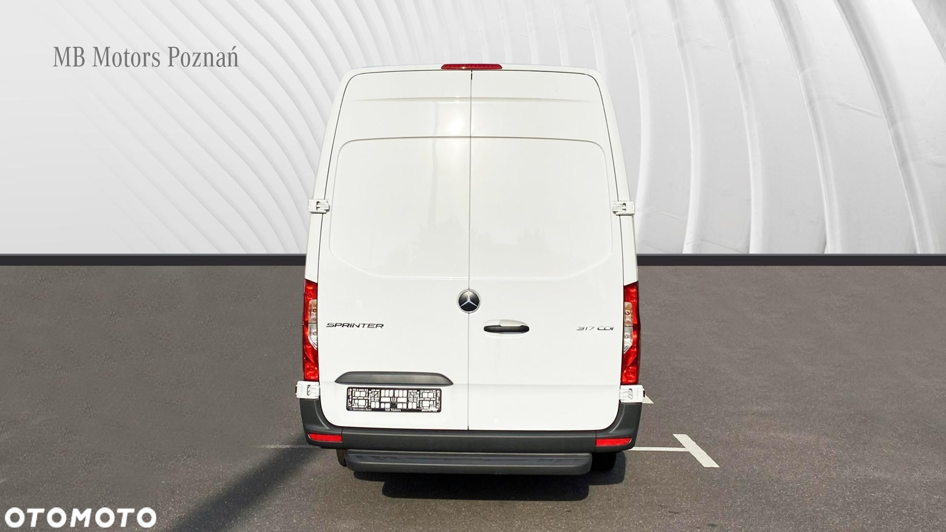 Mercedes-Benz Sprinter - 4