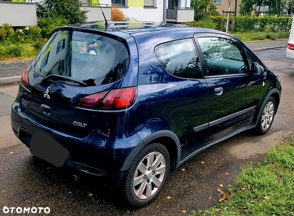 Mitsubishi Colt - 3