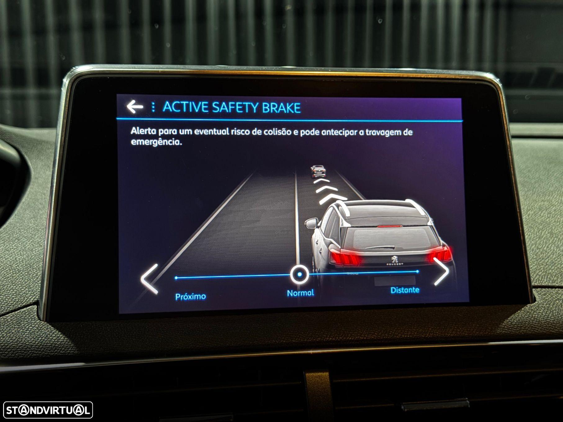 Peugeot 3008 1.5 BlueHDi Allure EAT8 - 23