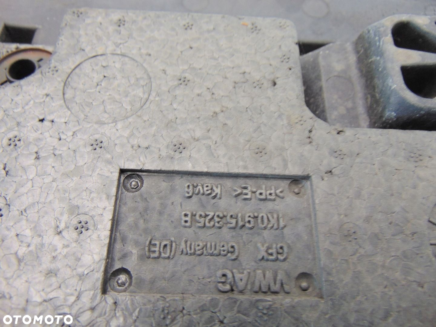 OBUDOWA PODSTAWA AKUMULATORA 1K0915325B VW SHARAN 7N 2.0 TDI - 4