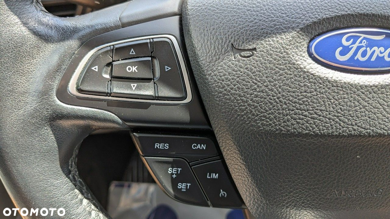 Ford Kuga - 28