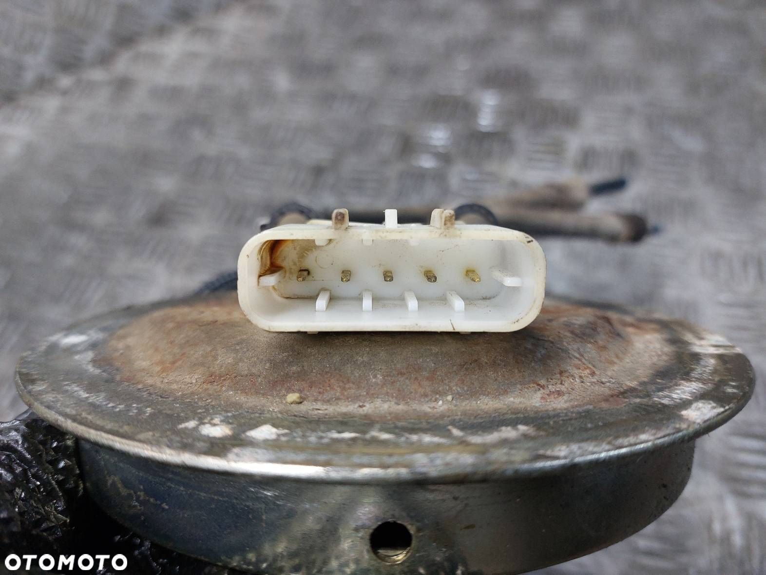 POMPKA PALIWA + PŁYWAK OMEGA B 2.0 8V - 4