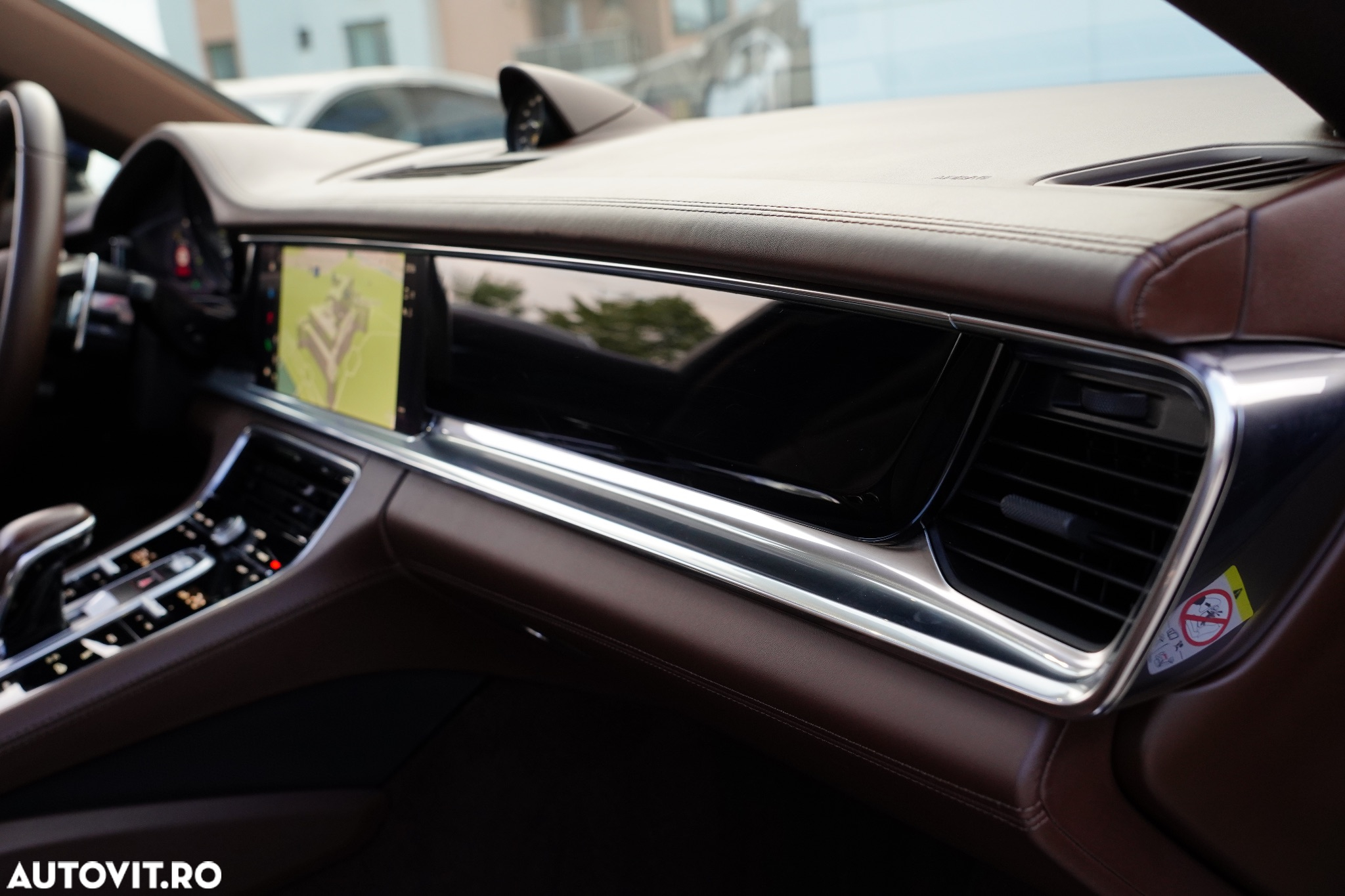 Porsche Panamera 4 E-Hybrid - 6