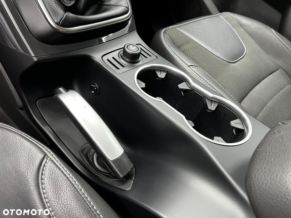 Ford Kuga - 35