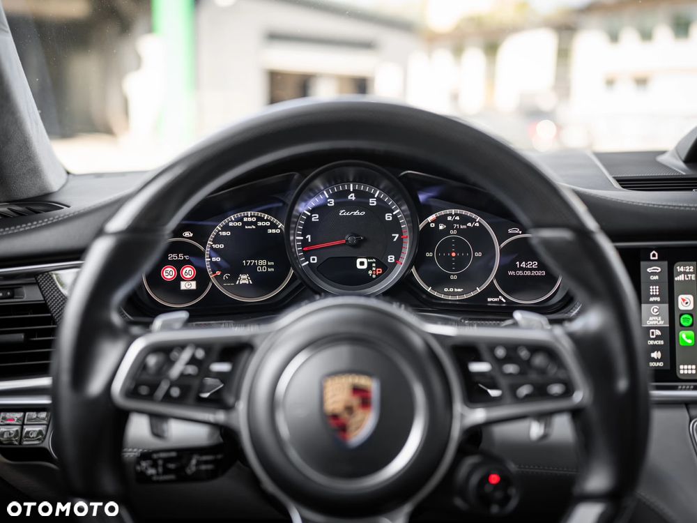 Porsche Panamera Turbo - 11