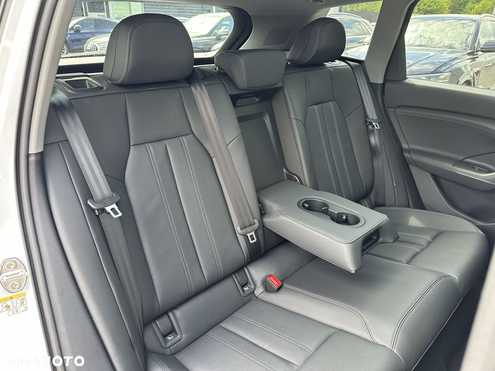 Audi Q6 e-tron - 24