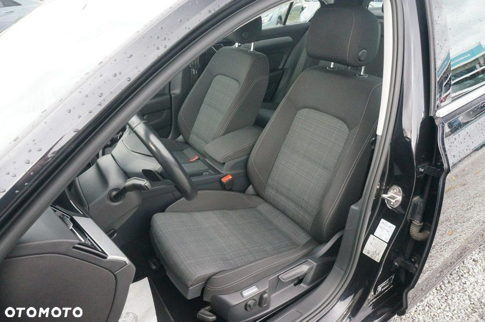 Volkswagen Passat - 22