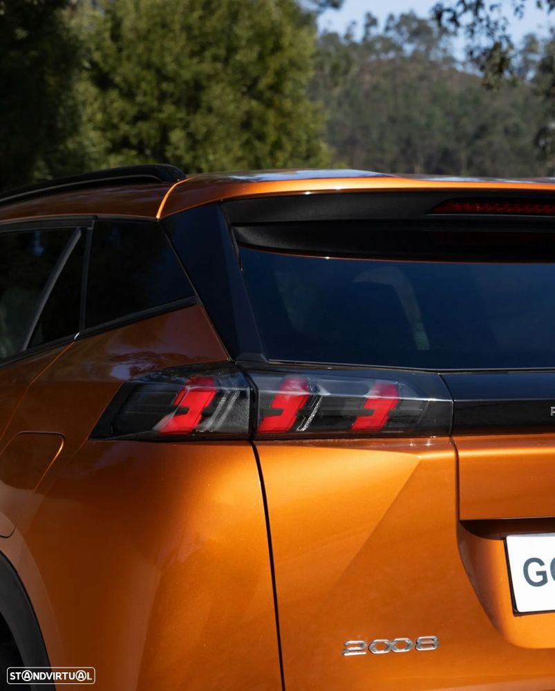 Peugeot 2008 1.2 PureTech Allure EAT8 - 5