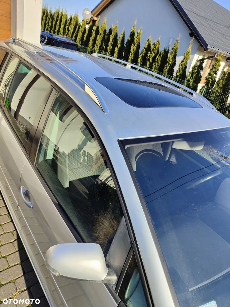 Volkswagen Touran 2.0 TDI DSG Highline - 5